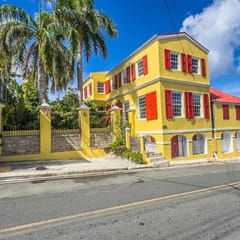 Villa Regina Bella-Historic Beauty in Frederiksted