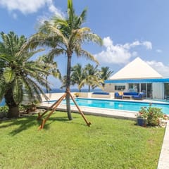 Villa Woo - 3BR with 180-degree ocean views!