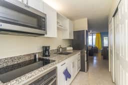 Charming studio condo with a coastal comfort - Image 4