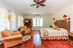 Ginger Fancy - 5BR on a Golf Course with a Pool! - Image 3