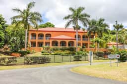 Ginger Fancy - 5BR on a Golf Course with a Pool! - Image 2