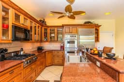 Ginger Fancy - 5BR on a Golf Course with a Pool! - Image 4