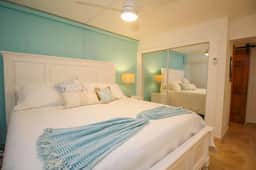 Island Breeze - Cozy Condo with beach access - Image 2