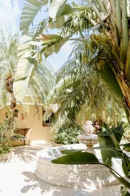 Shoy's Beach House - 5 Bedroom Villa on the Beach! - Image 4