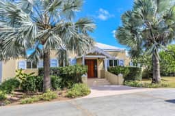 Two Palms - 3 Bed 3 Bath Oceanfront Villa - Image 2