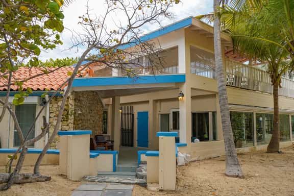 Blue Beach House - Image 1