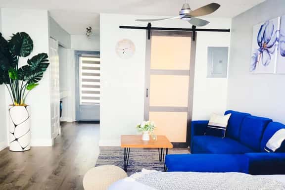 New! Posh Condo w/King Bed! - Image 1