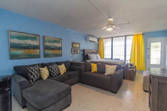 Charming studio condo with a coastal comfort - Image 5