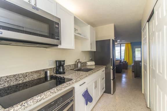Charming studio condo with a coastal comfort - Image 4