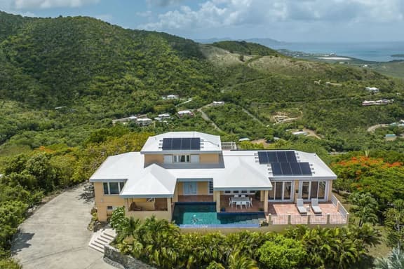 Dragonfly Villa - 3BR/4BA, Sleeps 8 with Pool! - Image 1