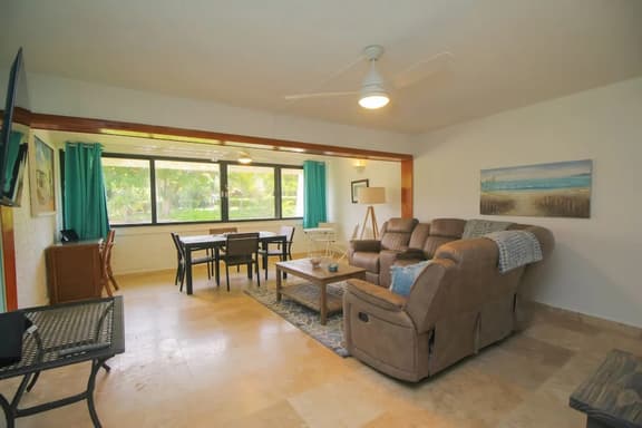 Island Breeze - Cozy Condo with beach access - Image 1