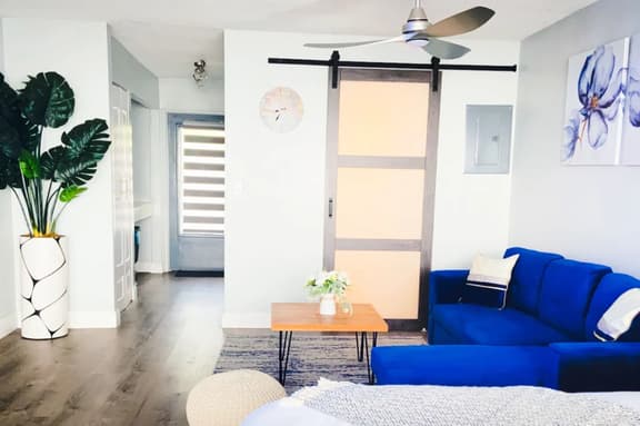 New! Posh Condo w/King Bed! - Image 1