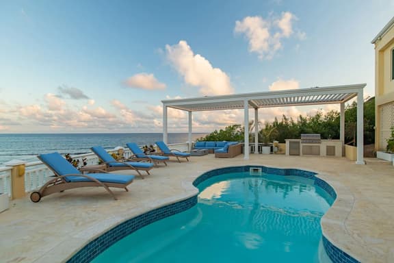 The Cerulean – Oceanfront Luxury Retreat - Image 1