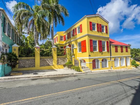 Villa Regina Bella-Historic Beauty in Frederiksted - Image 1