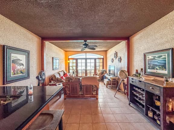 Waterfront Bliss: Condo Retreat - Image 1